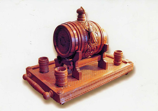 Набір для вина. 1990. Дерево, сухе різьблення